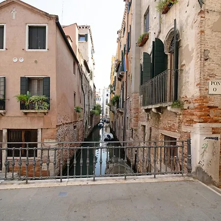 Lägenhet Campiello Del Spezier